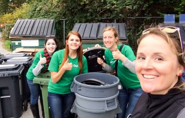 Zero waste volunteers drastically reduce contamination at the UBC Apple Festival